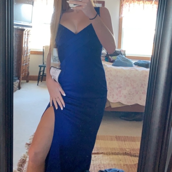 PROM DRESSES - Picture 3 of 3